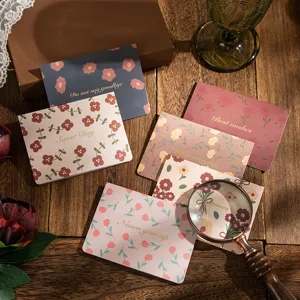 Surtido de tarjetas de felicitación florales vintage con elegantes letras doradas