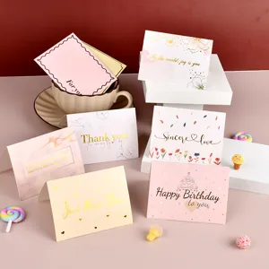 Elegantes tarjetas de felicitación con bronceado para cumpleaños y agradecimientos.