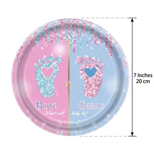 Assiette en papier de 7 pouces pour révélation de genre avec design de pieds de bébé