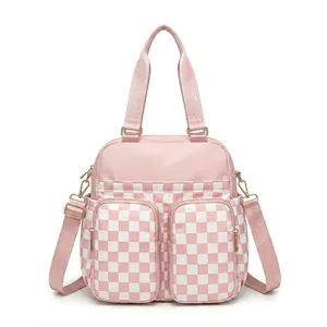 Bolsa de viaje impermeable a cuadros rosa y blanco con diseño multibolsillo para deporte y fitness.