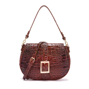 Bolso de mano vintage marrón con relieve de cocodrilo y hebilla dorada