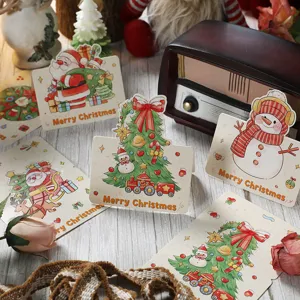 Festliche Vintage-Weihnachtskarten mit Motiven von Weihnachtsmann, Schneemann und Baum.