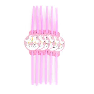 Détail de pailles roses avec décorations en papier licorne florale pour fête d'enfants