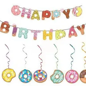 Bannière Joyeux Anniversaire et spirales suspendues thème donut pour fête de fille