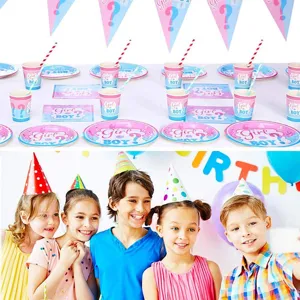 Detaillierte Ansicht des Partygeschirrs zur Geschlechtsenthüllung mit feiernden Kindern