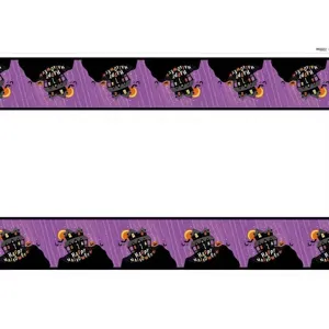 Vue détaillée de la nappe de fête d'Halloween avec motifs de maison hantée et de citrouille