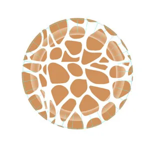 Vue détaillée d'une assiette en carton ronde à motif girafe pour une décoration de fête jungle
