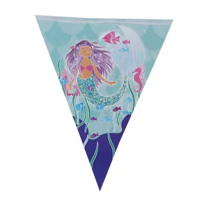 Détail d'un fanion de fête triangulaire sur le thème de la sirène colorée et océan.