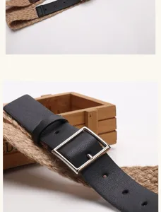 Gedetailleerd beeld van een retro zwarte leren riem met unieke hennep touw structuur.