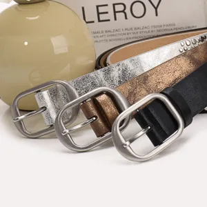 Ceintures punk pour femmes aux textures métalliques en argent, bronze et noir