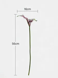 Detalle de cala artificial con 56cm de altura y 16cm de ancho de flor