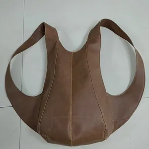 Mochila retro de cuero crazy horse marrón con forma de escarabajo vista superior