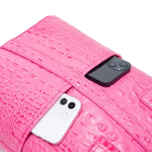 Bolso bandolera rosa con estampado de cocodrilo y dos bolsillos para teléfonos