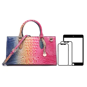 Bolso de mano de cuero con relieve de cocodrilo y siluetas para comparar el tamaño.