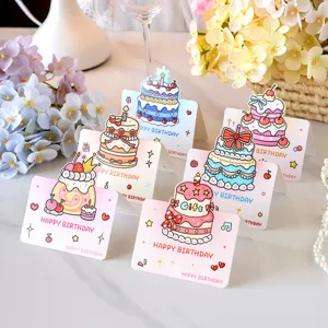 Une collection de jolies cartes d'anniversaire 3D pliables avec motifs de gâteaux colorés