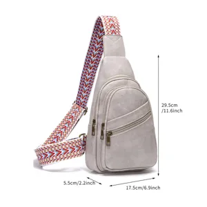 Dimensiones bolso bandolera boho: 29,5 cm altura, 17,5 cm largo, 5,5 cm ancho.