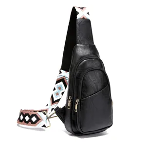 Bolso de pecho de cuero PU negro con correa bohemia de patrón geométrico detalles