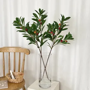 Rami di Bacche di Corbezzolo Artificiali Foglie Verdi di Seta Stelo di Frutta Rossa Per Decorazione Vaso Casa Hotel Matrimonio
