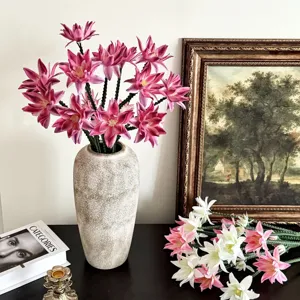 Hoogwaardige kunstmatige cactusbloemen in keramische vaas voor elegante decor