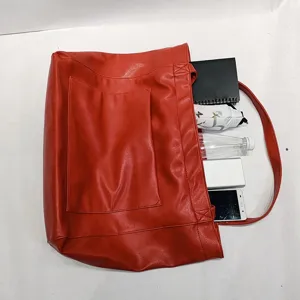 Bolso tote rojo de cuero suave vintage con gran capacidad para portátil y paraguas
