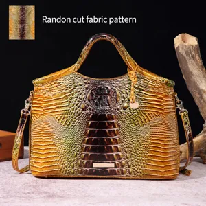 Vista detallada de la textura de cocodrilo en relieve 3D en un bolso marrón retro