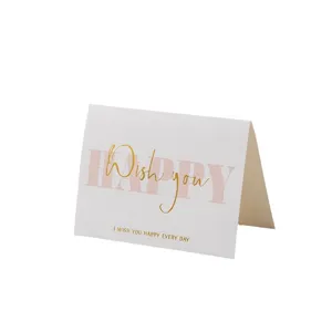 Tarjeta de felicitación plegada minimalista con elegante pan de oro