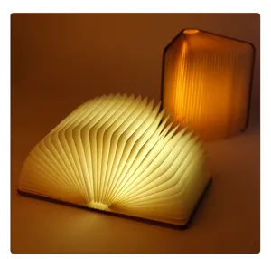 Lampada decorativa a libro pieghevole in legno a luce calda ricaricabile USB dettaglio