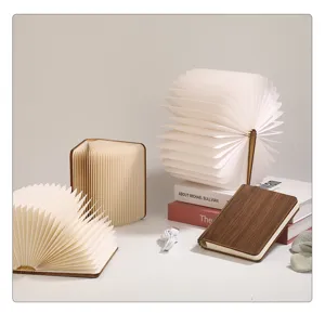 Elegante lampada a libro pieghevole in legno con apertura a 360 gradi e cavo USB