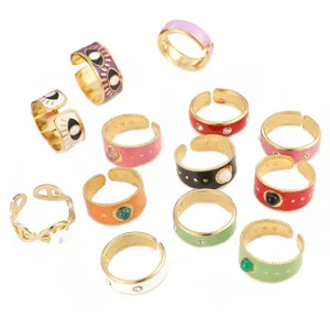 Sortiment bunter Vintage-Emaille-Ringe mit Boho- und Evil-Eye-Designs für modebewusste Frauen