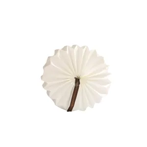Witte geplooide opvouwbare nachtlamp USB oplaadbare draagbare sfeer bureaulampjes