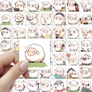 Vista dettagliata di un simpatico adesivo a forma di pecora da un set di 54 pezzi