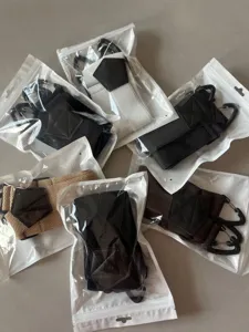 Bretelle elastiche da uomo a X con clip resistenti e patch triangolari eleganti.