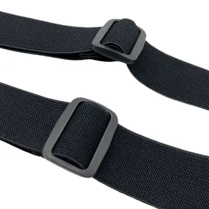 Gros plan détaillé de bretelles élastiques noires dotées de boucles réglables durables.