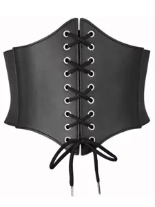 Dettaglio cintura corsetto con lacci nera, elegante corsetto stringivita in ecopelle.