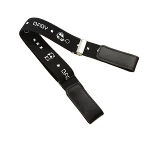 Dettaglio di cintura invisibile elastica, cinturino regolabile con simpatico panda.