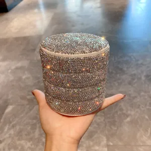 Boîte à bijoux rotative en strass étincelants organisateur de rangement multicouche chic.