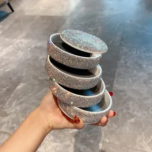 Magnifique boîte à bijoux rotative en strass multicouche pour bagues et bracelets.