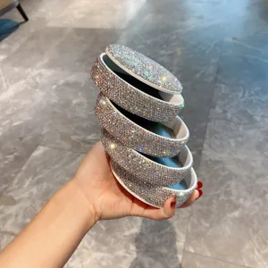 Boîte à bijoux rotative en strass multicouche pour le rangement des bagues en cristal détail