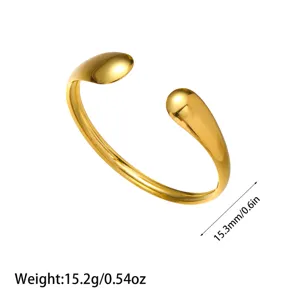 Brazalete abierto de acero inoxidable bañado en oro de 18K con peso y dimensiones