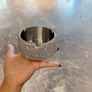 Cendrier en acier inoxydable strass de luxe, article de décoration anti-cendre créatif.
