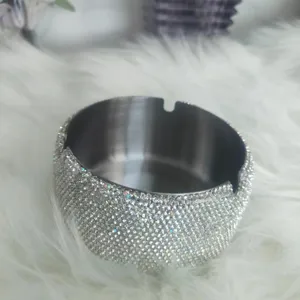 Cendrier en acier inoxydable avec strass de luxe brillant cristal cendrier de cigarette vue principale