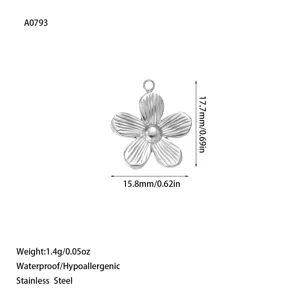 Detailed dimensions and weight of a stainless steel five-petal flower pendant charm