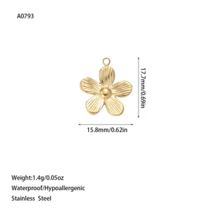 Technical view of a gold-plated flower pendant with detailed dimensions and weight