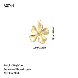 Detailed dimension diagram of gold plated stainless steel flower pendant charm