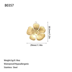 18K gold-plated stainless steel flower pendant charm with dimensions and weight info