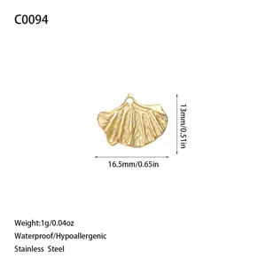 Spécification détaillée de la taille du pendentif feuille de ginkgo doré en acier
