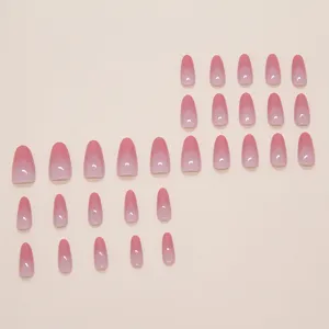 Vue détaillée de 30 faux ongles rose ombré avec un effet dégradé élégant