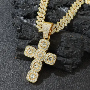 Hip Hop Iced Out Cross Pendant Necklace For Men Women Rhombus Cuban Link Chain Alloy Rhinestone Jewelry Streetwear Style