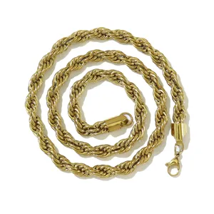 Detaillierte Makroansicht einer goldfarbenen Edelstahl-Gliederkette im Seildesign.