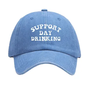 Berretto da baseball casual in denim azzurro con lo slogan Support Day Drinking bianco